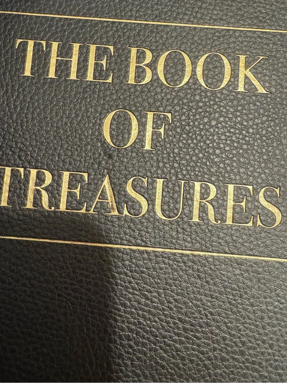 Kikkerland “The Book of Treasures” Hidden Jewelry Storage Book Box NWOT